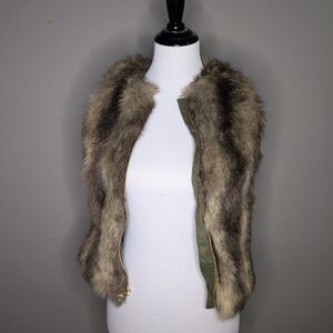 GAP Reversable Fur Vest with Gold Zipper Size Large